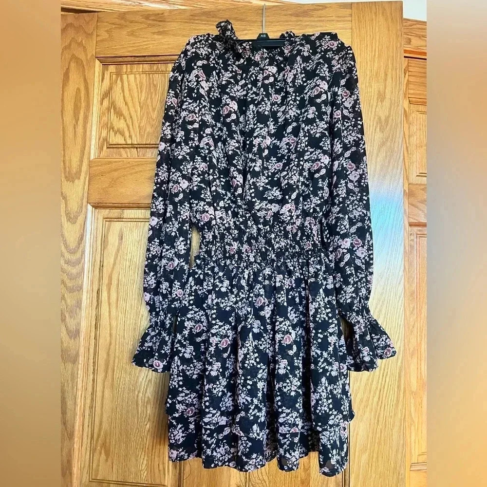 Missguided - Black Floral Print High Neck Shirred Mini Long Sleeve Dress
